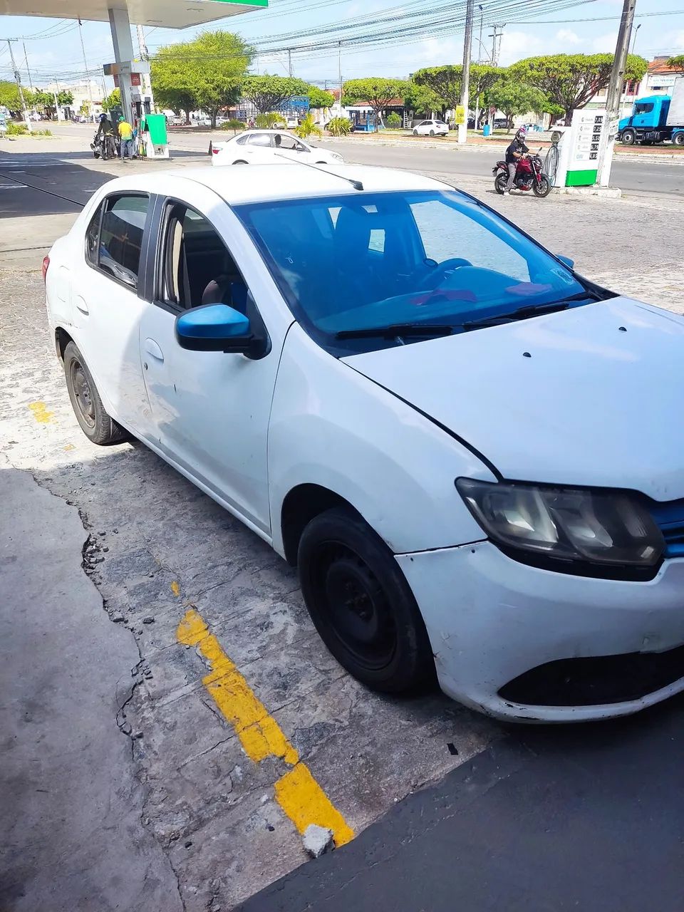 Renault Logan Authentique Hi-flex 1.0 16V 4P 2014 - Foto 2