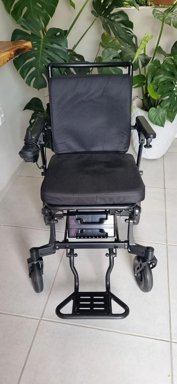 Cadeira de rodas motorizada  - Foto 2