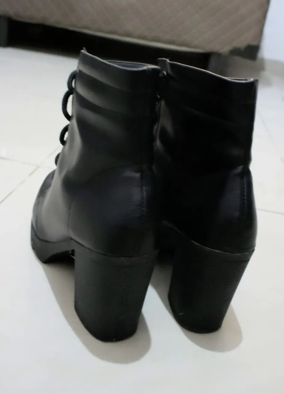Bota preta feminina  - Foto 4