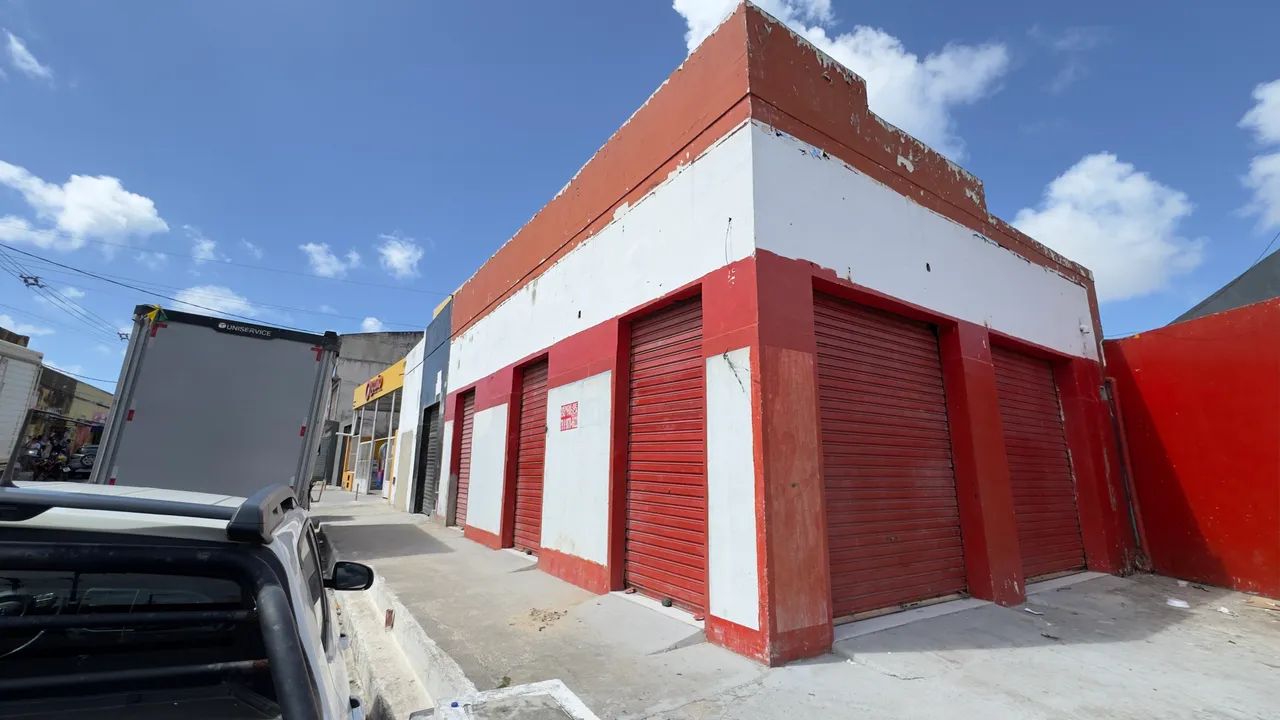 Prédio de Esquina em frente a Feira e Mercado - Foto 2