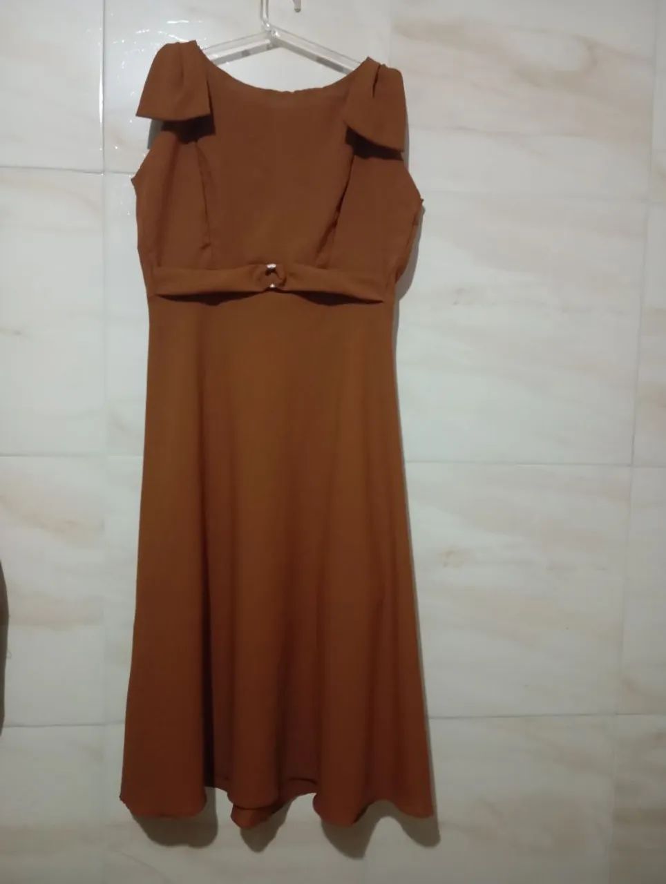 Vestido Marrom Midi de Crepe - Foto 2