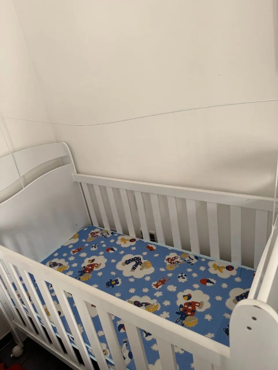 Berço branco em excelente estado 