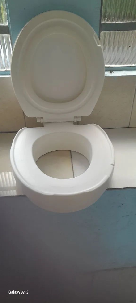 Acento elevado para vaso sanitário 13,5 cm branco. 