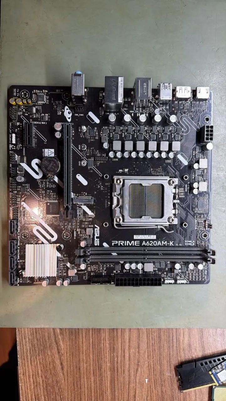 Placa mãe AM5 ( retirada de peça ou reparo ) 