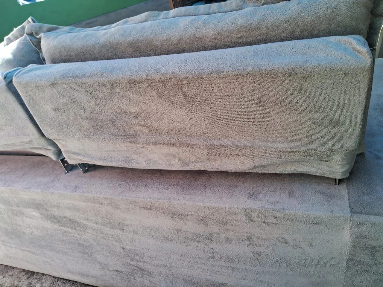 Sofá Retrátil e Reclinável Cinza (Suede) - Muito Confortável - Foto 4