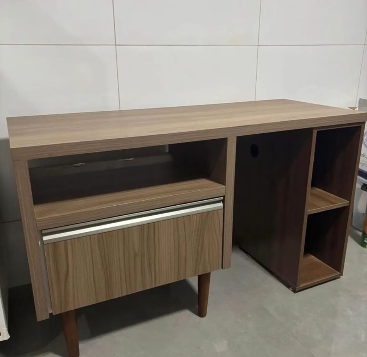 Rack with height of 1.45 m, length of 45 cm, and depth of 