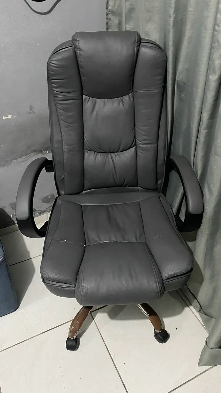 vende-se cadeira presidente usada - Foto 2
