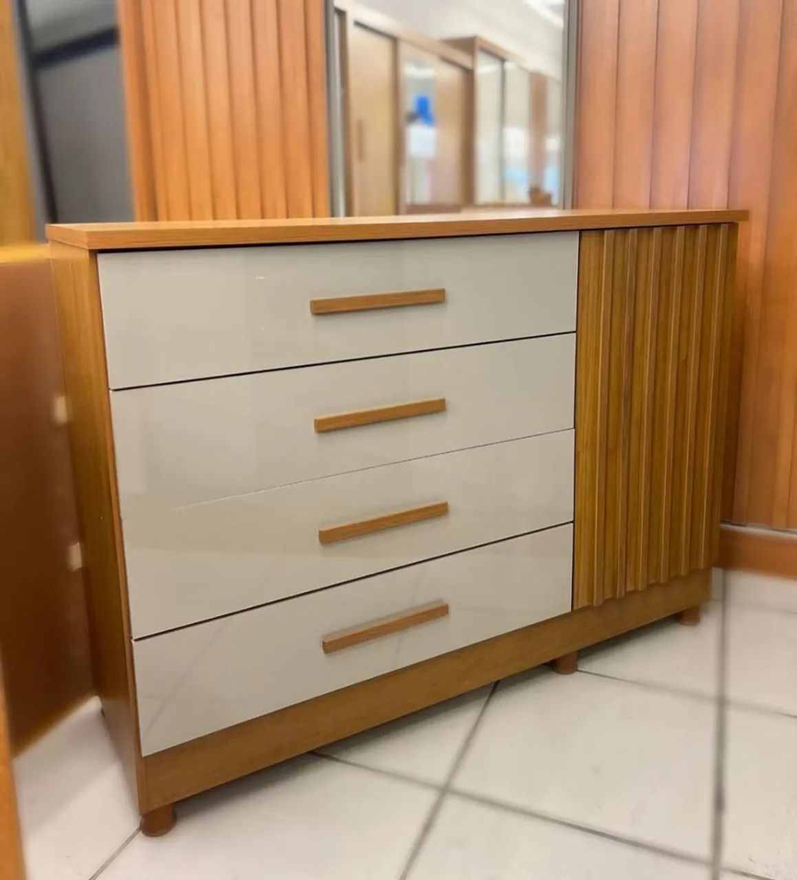 CÔMODA RIPADA / FRETE GRÁTIS para BH e MONTAGEM 