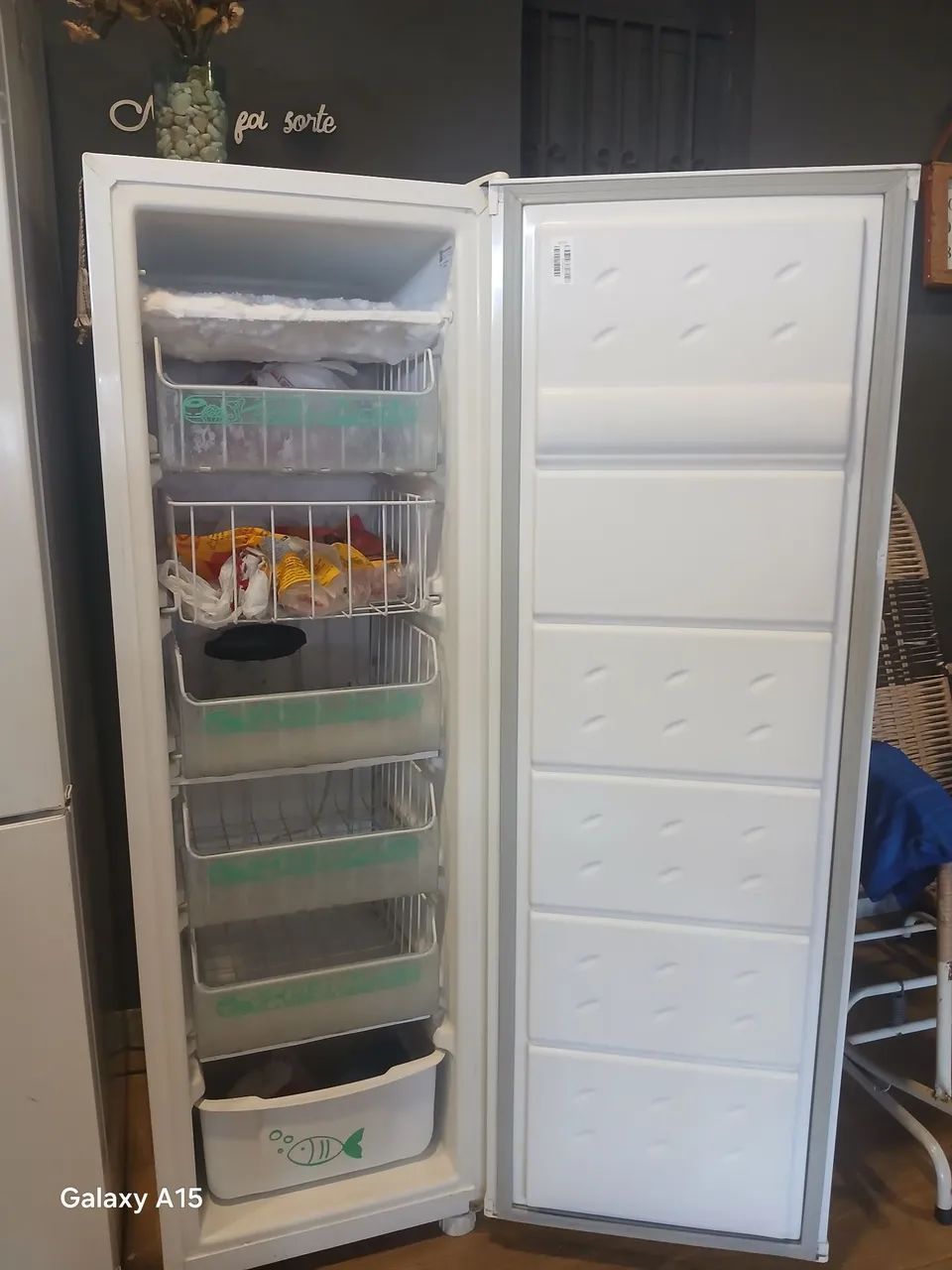 Freezer vertical 1.280
