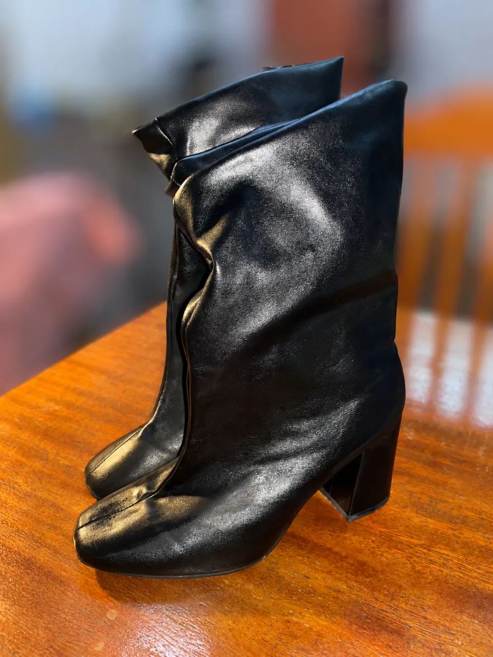 Bota preta Slouchy Constance - Foto 4