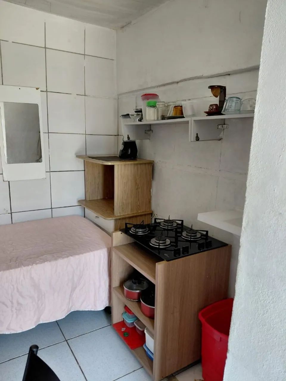 Alugo suíte com mobília completa para 1 pessoa . - Foto 3