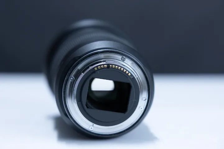 Lente Canon RF 15-35mm F2.8L IS USM NOVÍSSIMA, pouco uso, completa - Foto 5