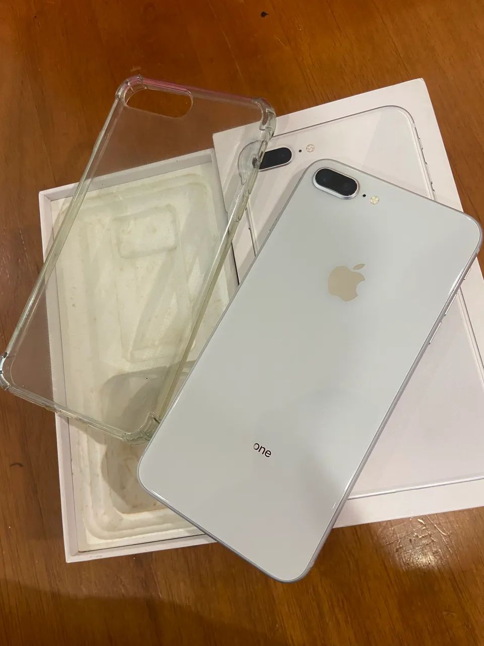 iPhone 8 Plus com Caixa