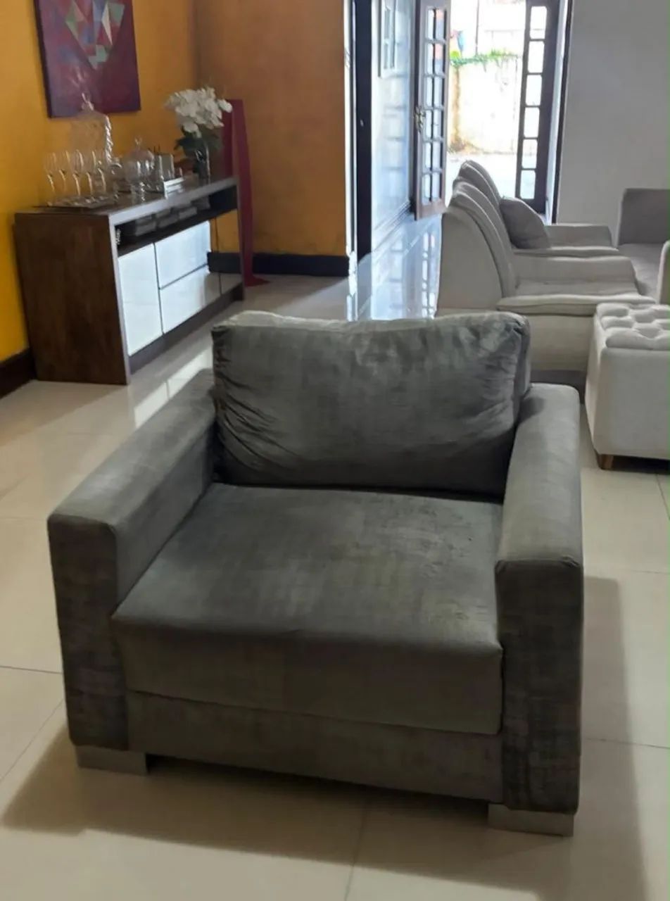 VENDO SOFÁ 3 LUGARES,2 POLTRONAS E 1 MESA DE CENTRO. - Foto 3