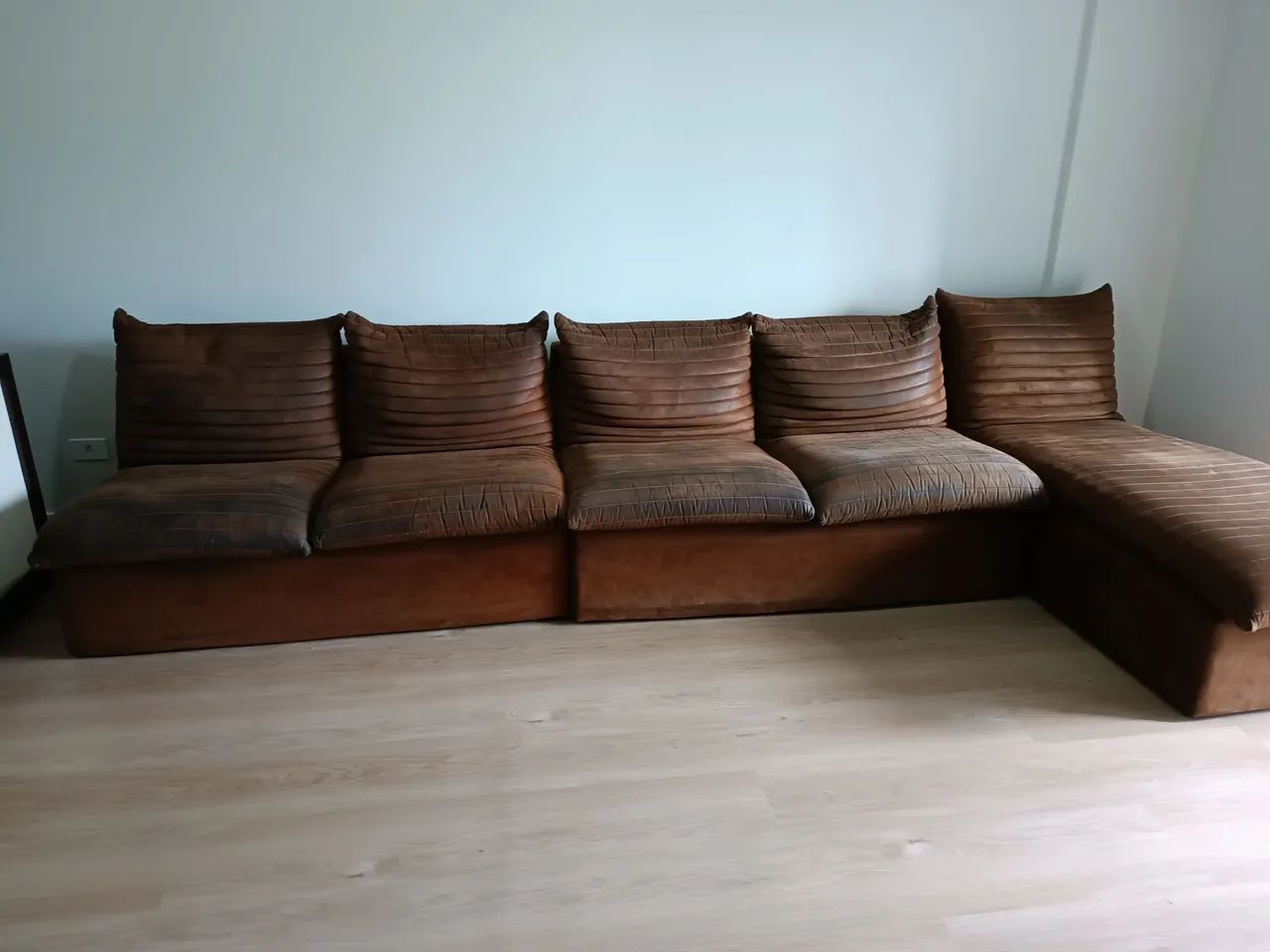 Sofá grande confortável 