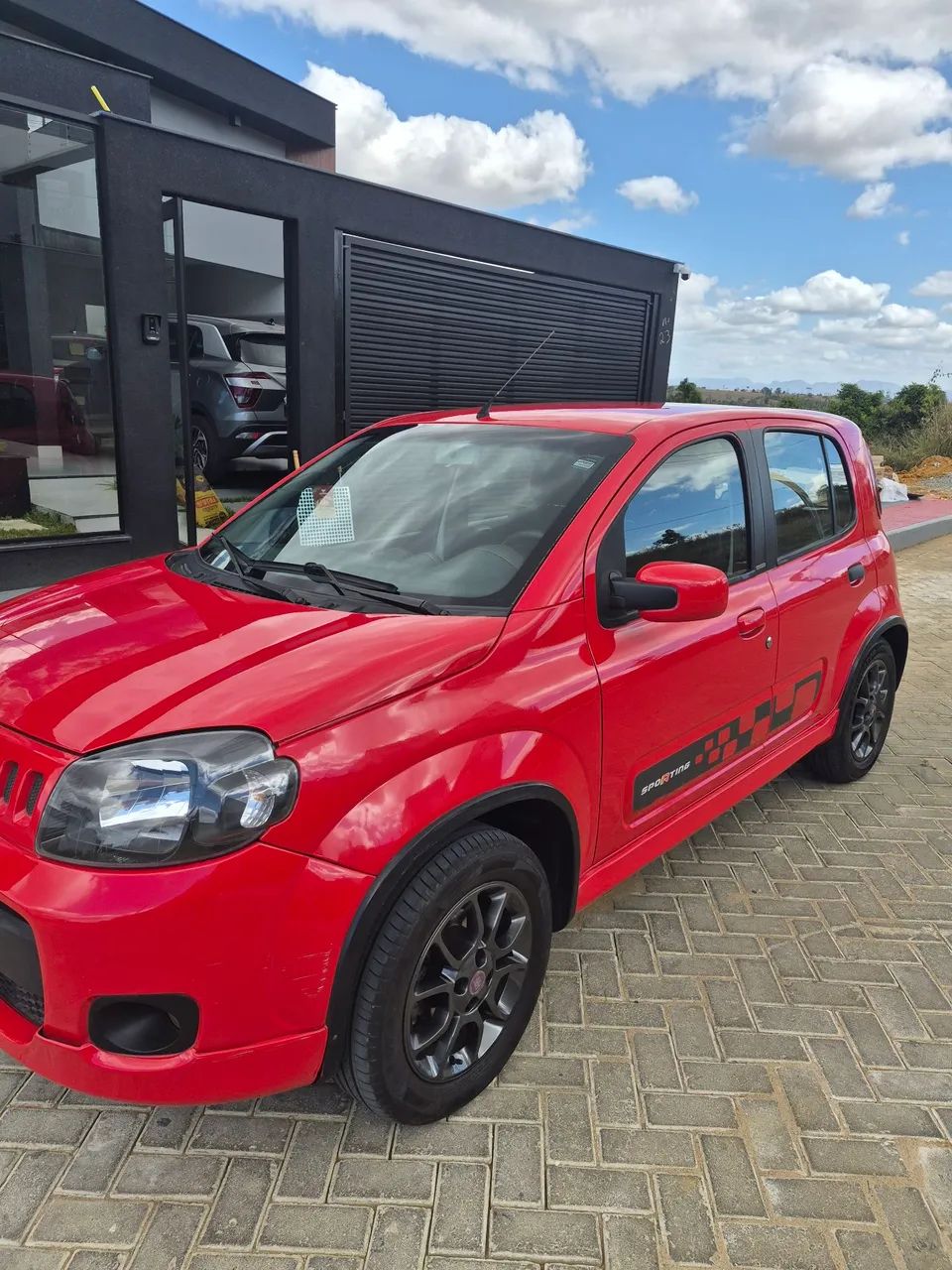 Fiat Uno Sporting 1.4 EVO Fire Flex 8V 4P 2012