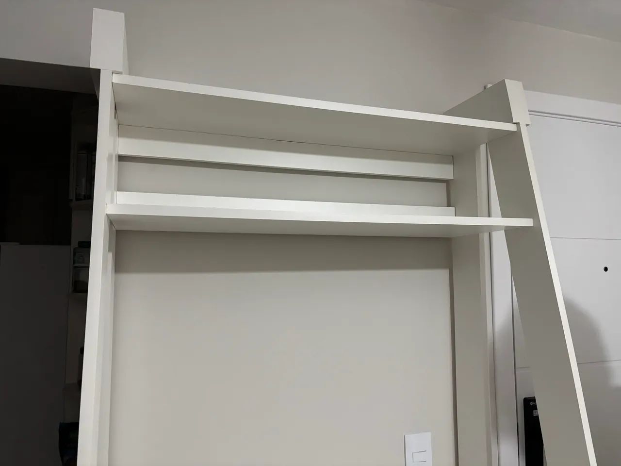 Escrivaninha de MDF