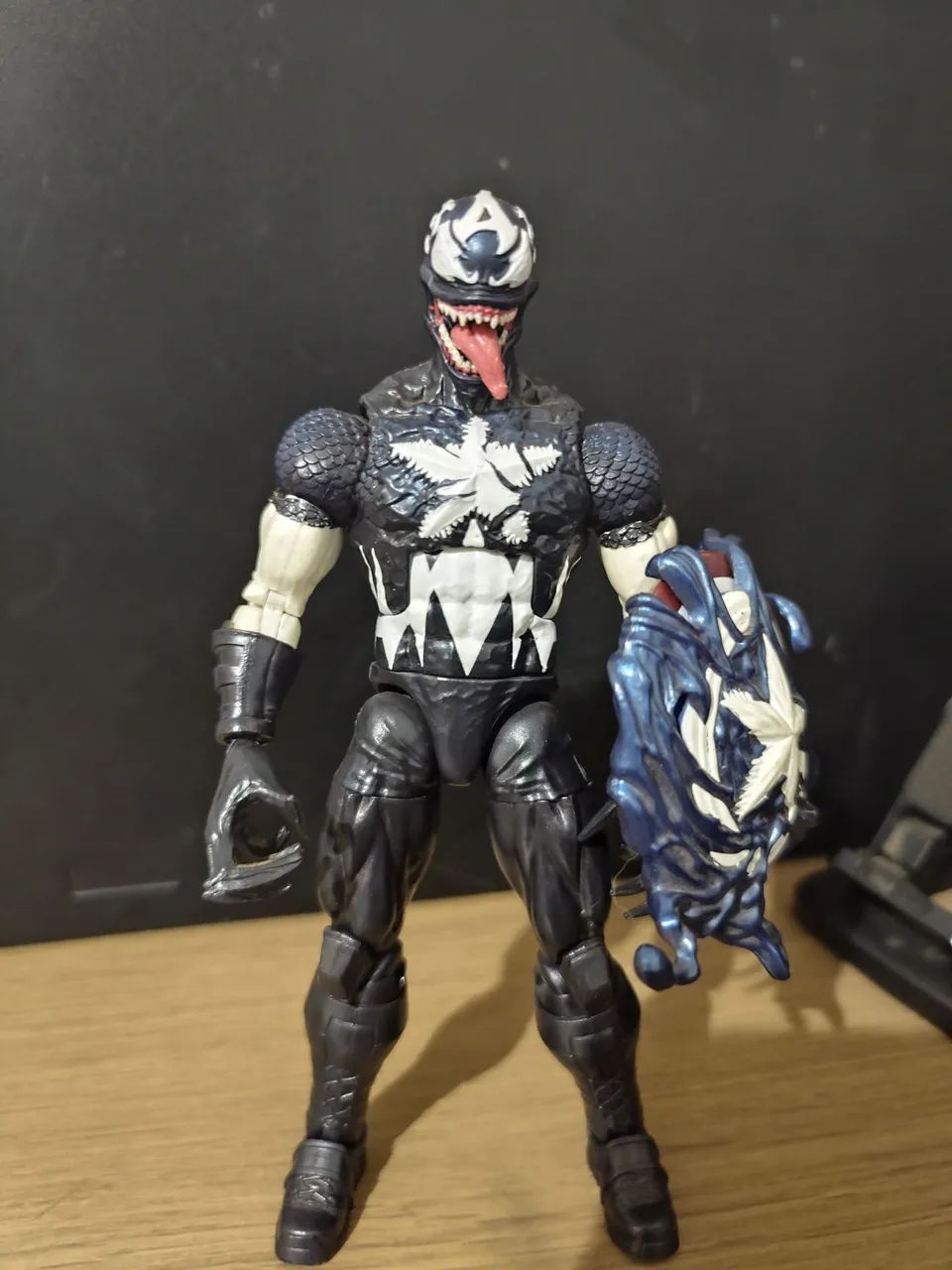 Capitão América venomizado 