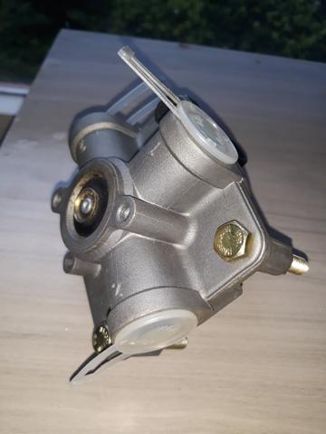 Válvula relé c/solenoide Scania P124 e R114 - Foto 2
