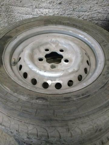 Pneu e rodas de Kombi - Foto 2
