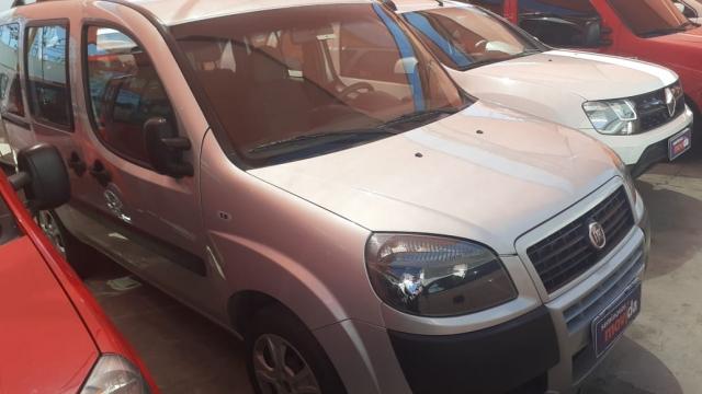 Fiat Doblò 1.8 Essence 7L (Flex) - Foto 6