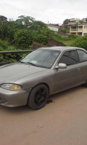 Vendo ou troco carro possui 800 reais de doc