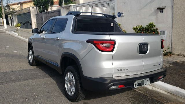Fiat TORO Freedom AT6 1.8 ano 2018 16V, cor prata, otimo estado - Foto 6