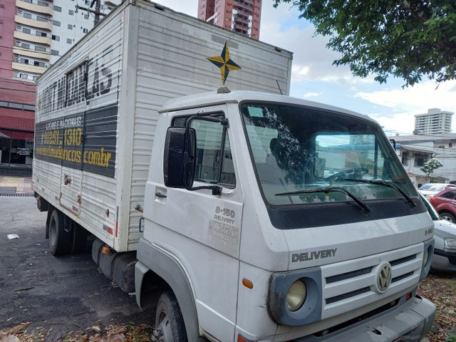 VOLKSWAGEN 8-150 2009 COM PLATAFORMA ELEVATÓRIA.