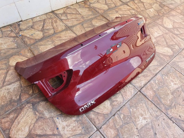 Tampa traseira Onix Plus 20/21 Original - Foto 2