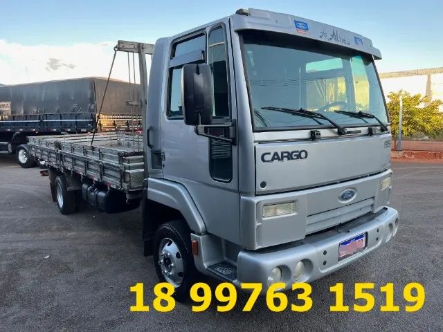 Ford cargo 815e ano 2011