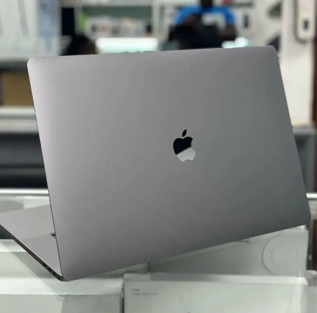 Usado MACBOOK PRO 16-INCH 2019 I7 - Computadores e Desktops Usado MACBOOK PRO 16-INCH 2019 I7 - Computadores e Desktops