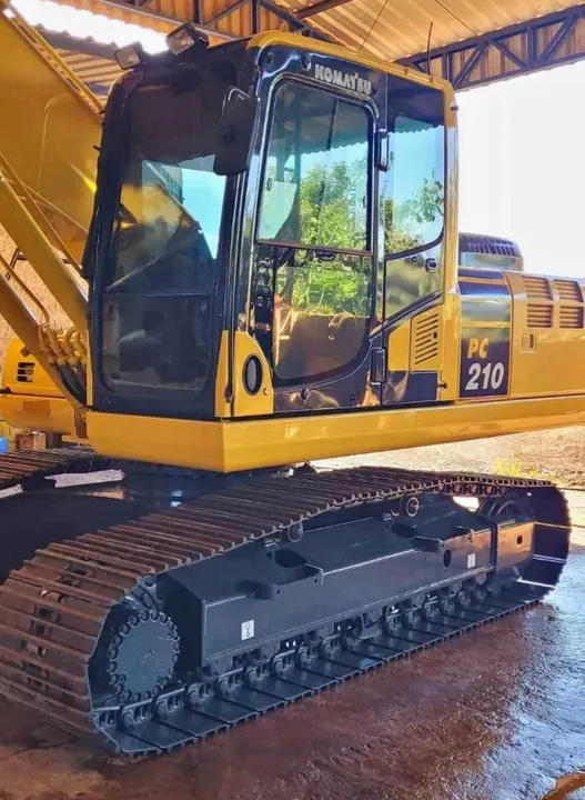 ESCAVADEIRA HIDRAULICA KOMATSU PC210 20/21