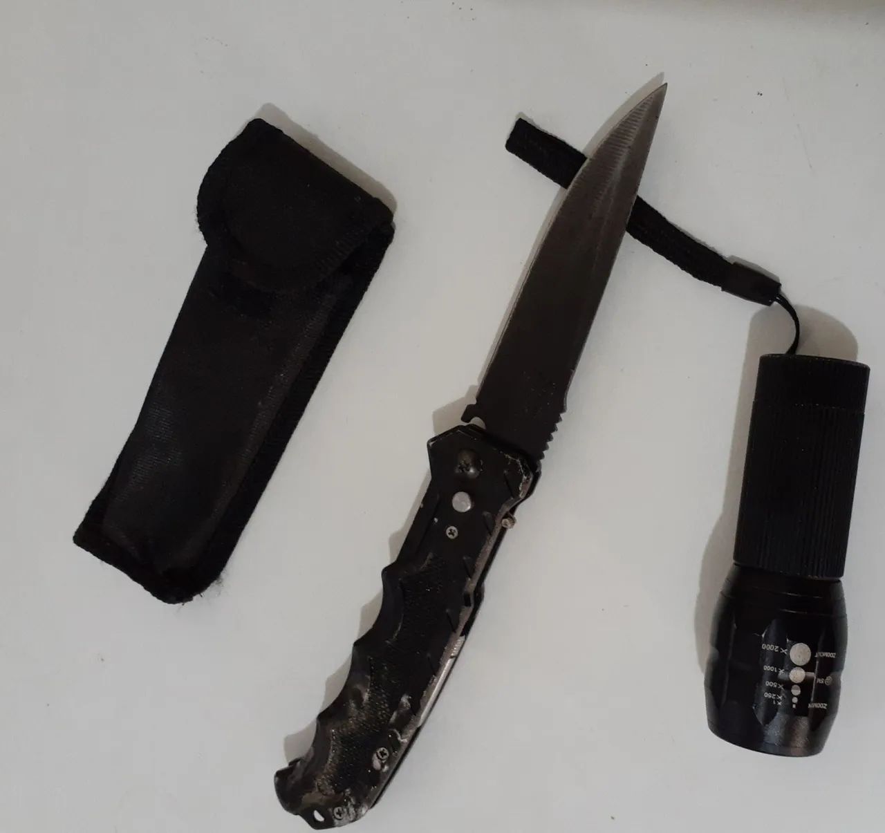 Faca camping e lanterna  - Foto 2