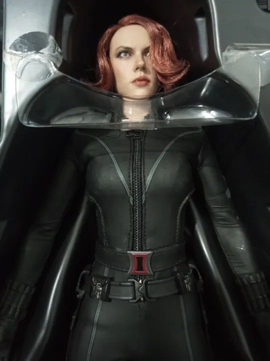 Viúva negra hot toys avengers boneco figura 1/6 30cm - Foto 3