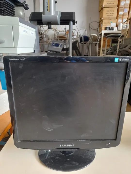 Monitores varias marcas 15", 16' e 17"
