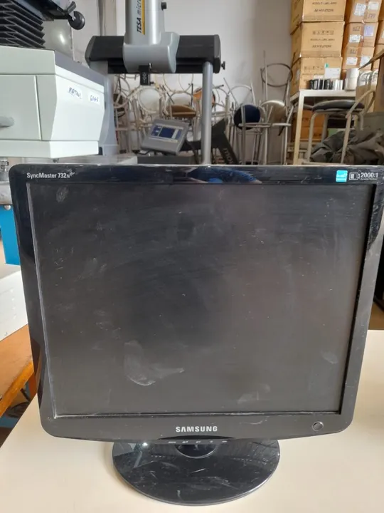 Monitores varias marcas 15", 16' e 17"