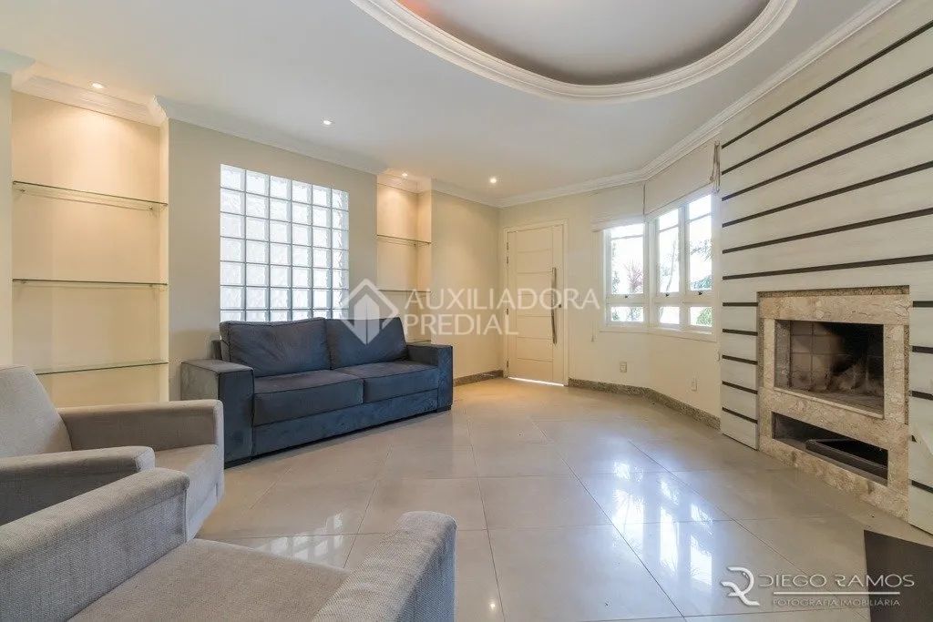 CASA COM PÁTIO E PISCINA 3 DORMITÓRIOS SUÍTE COM CLOSET E BANHEIRA DE HIDRO NO ECOVILLE