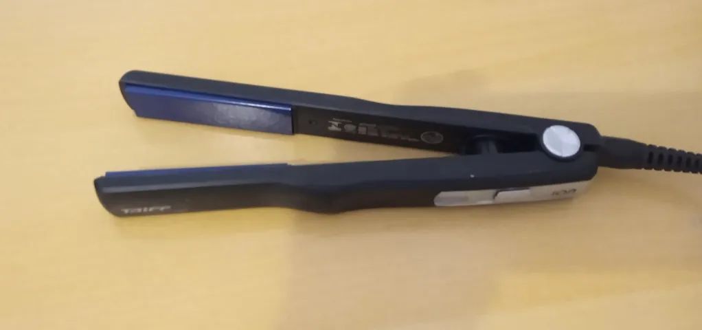 Prancha ou chapinha de cabelos Taiff bivolt usada em ótimo estado