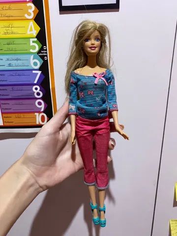 barbie e o cachorro que faz coco