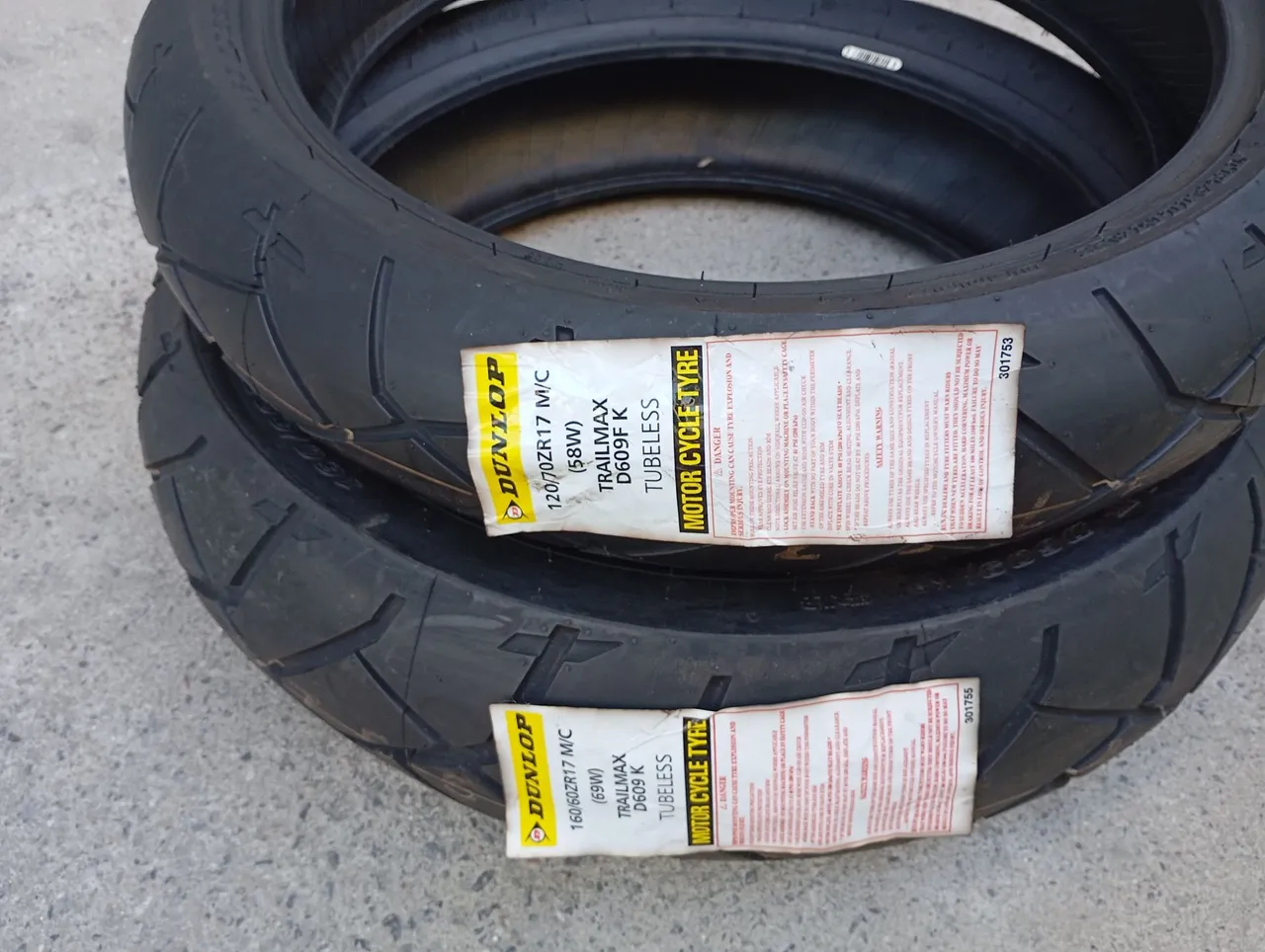 Pneus Dunlop Trailmax D609F K 120/70ZR17 e 160/60ZR17