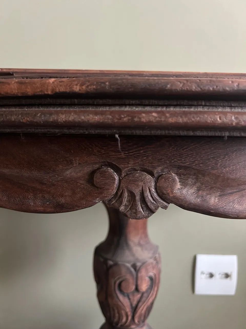 Mesa de Jantar Antiga em Madeira Maciça