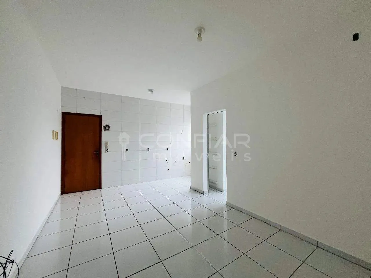 Apartamento de 2 quartos no Aventureiro para locação por R$1700,00