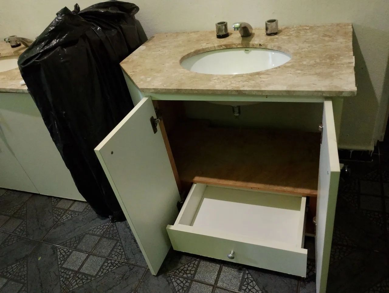 Cuba e Pia de Pedra em Ótimo Estado - Foto 4