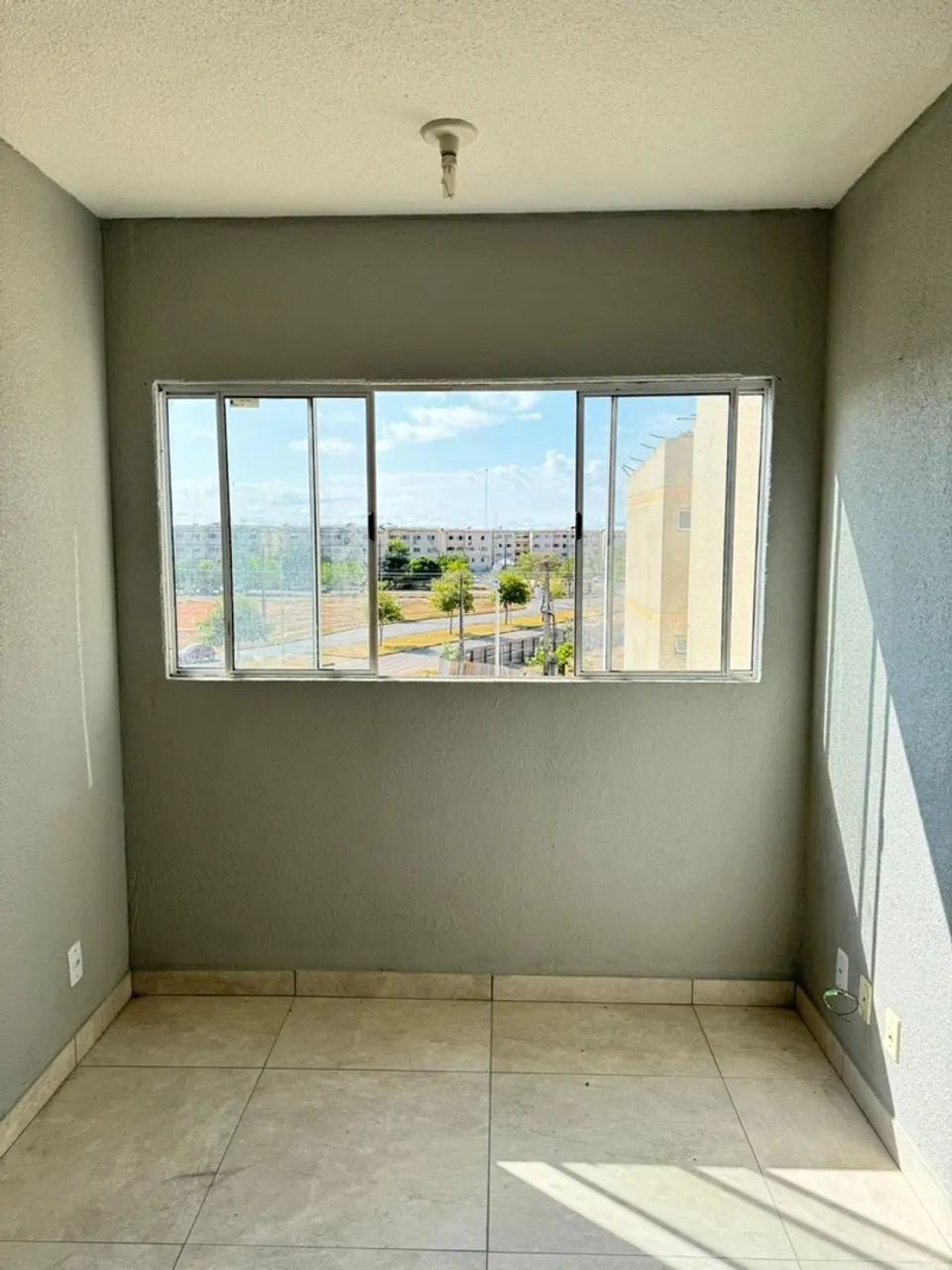 Vende-apartamento no Vila Jardim.