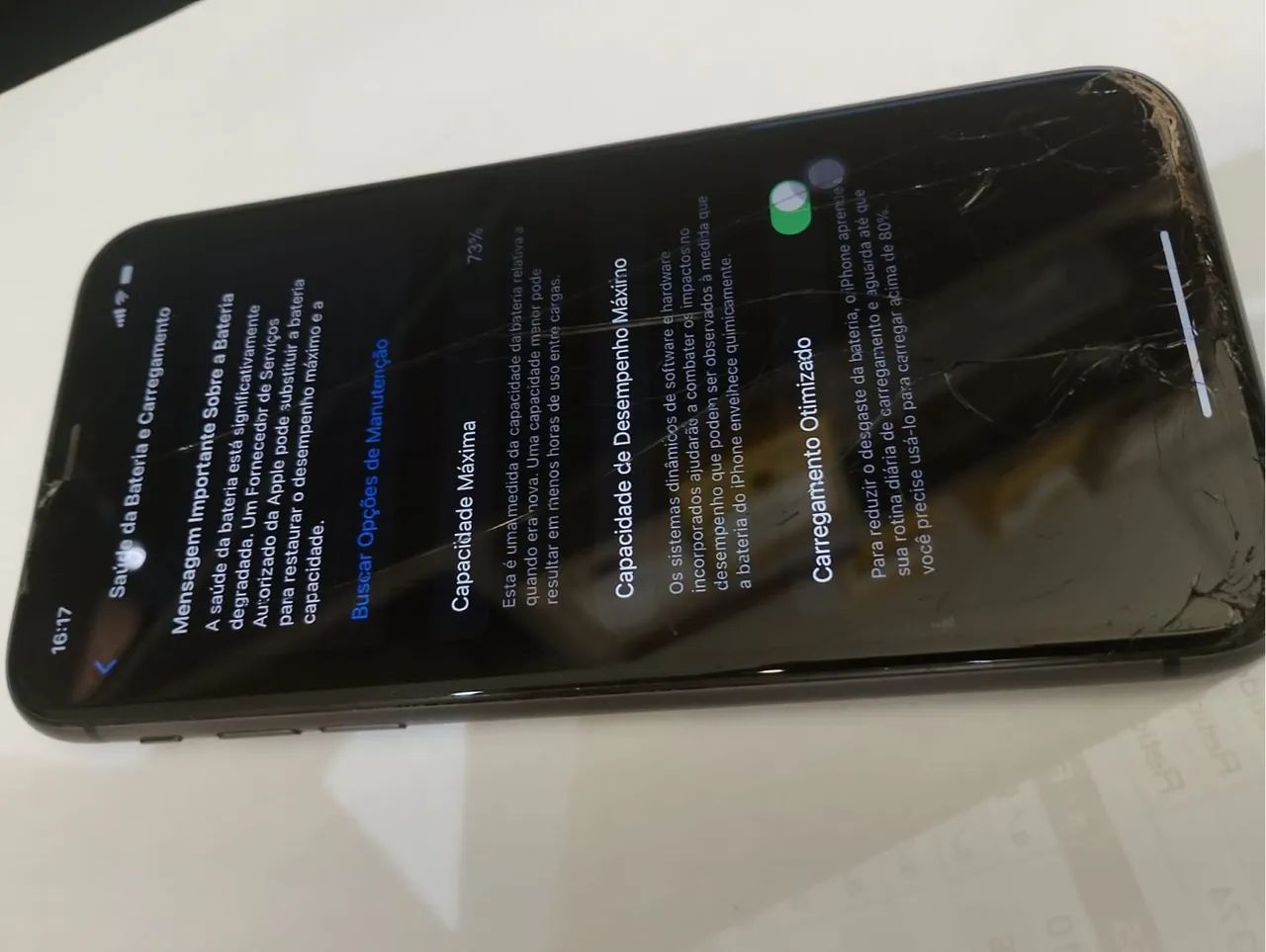 iPhone 11 tela trincada 