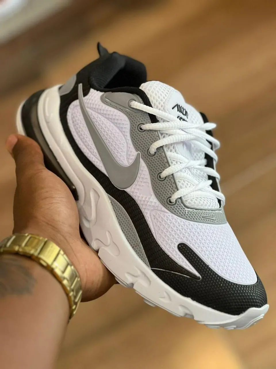 Nike Air Max 270 - Novo na caixa!