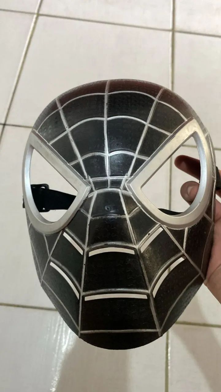 Máscara Homem-Aranha Venom
