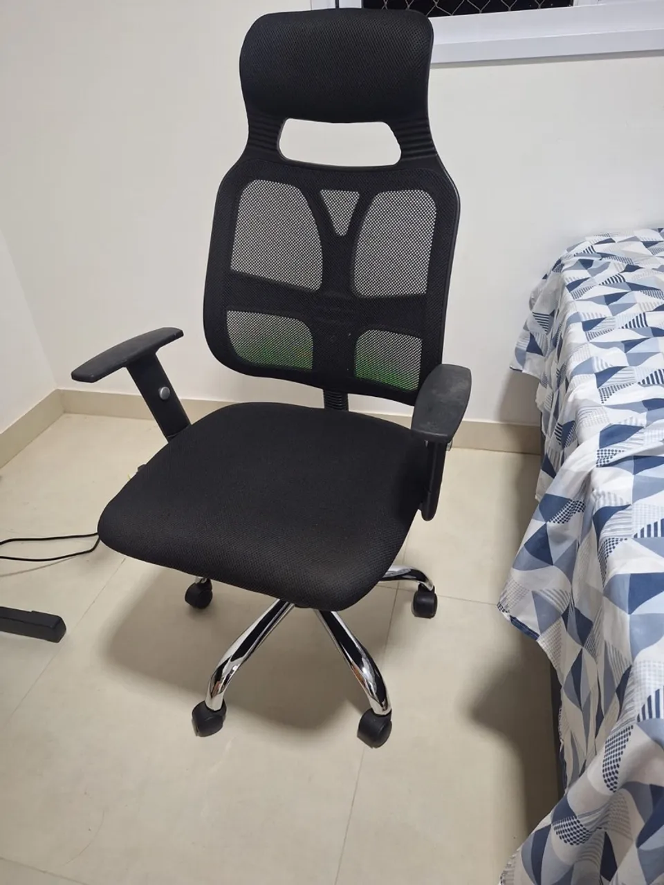 Cadeira de Escritório Ergonômica - Conforto e Qualidade