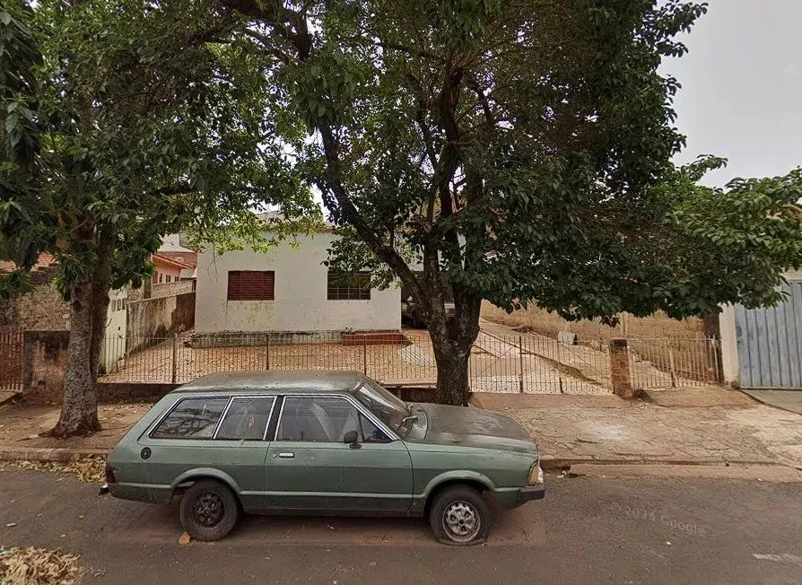 Imóvel Residencial, 2 dormitórios, 445m², Santa Cruz do Rio Pardo/SP
