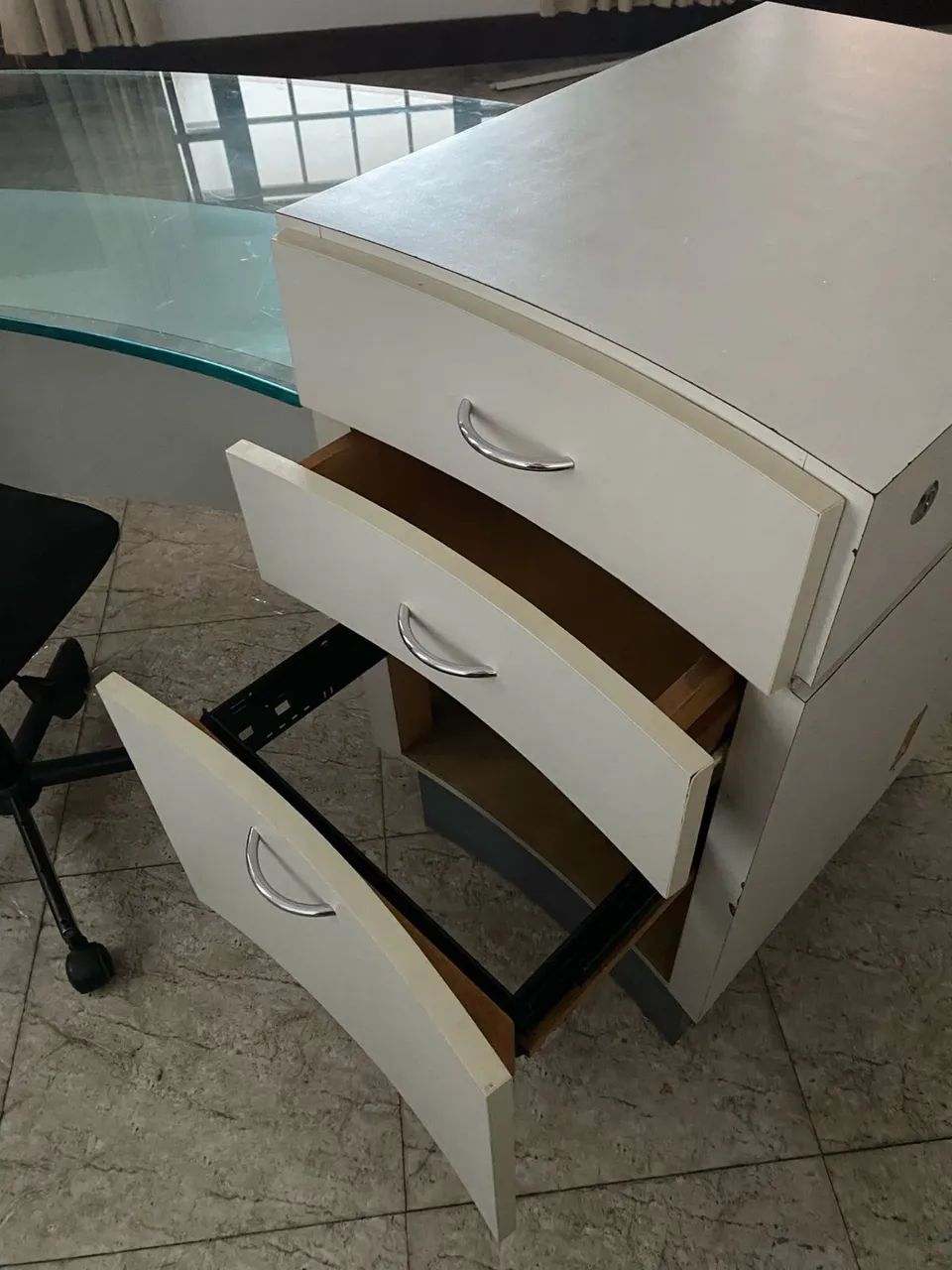 Desk64840825112066123